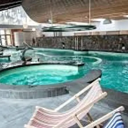 Cosy Avec Coin Nuit Aux Angles - Fr-1-593-130 Appartement