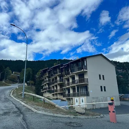 1 Piece Et Coin Nuit Au Centre Des Angles - Fr-1-593-130 * Les Angles (Pyrenees-Orientales)