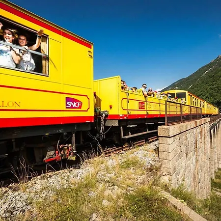 Cosy Avec Coin Nuit Aux Angles - Fr-1-593-130